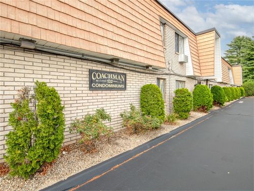 apt-207-132 Hoffman Ave, Cranston, RI, 02920-4554 | Card Image
