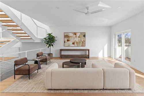 819 Se H St, Bentonville, AR, 72712-6443 | Card Image