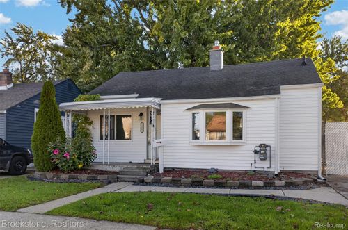 28080 Rosemont St, Roseville, MI, 48066-2436 | Card Image