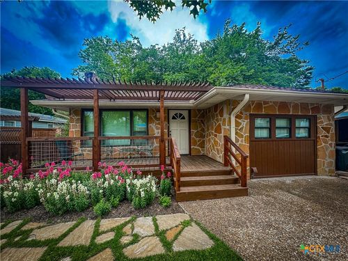 1025 Mulberry Ave, New Braunfels, TX, 78130-4977 | Card Image