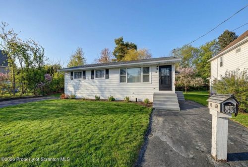 30 Glinko St, Scranton, PA, 18504-9658 | Card Image