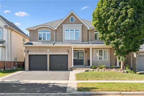 154 Falconridge Dr, Kitchener, ON, N2K4J9 | Card Image