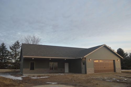220 N Gjere Ave, CALEDONIA, MN, 55921-9636 | Card Image