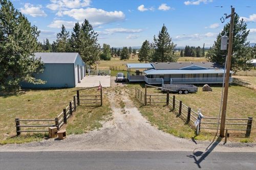 4115 W Davis Rd, Deer Park, WA, 99006-9518 | Card Image