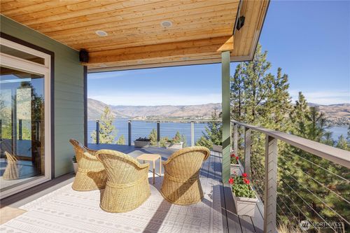 31 Cougar Crossing Ln, Chelan, WA, 98816-5502 | Card Image