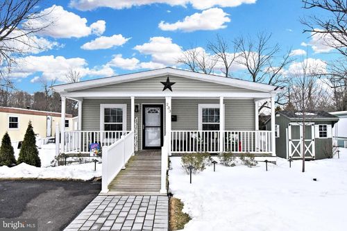 233 Hemlock Dr, DOYLESTOWN, PA, 18901 | Card Image