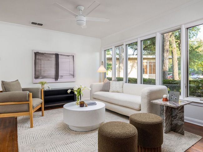 Light & bright living room | Image 4