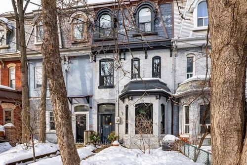 46 Phoebe St, Toronto, ON, M5T1A9 | Card Image