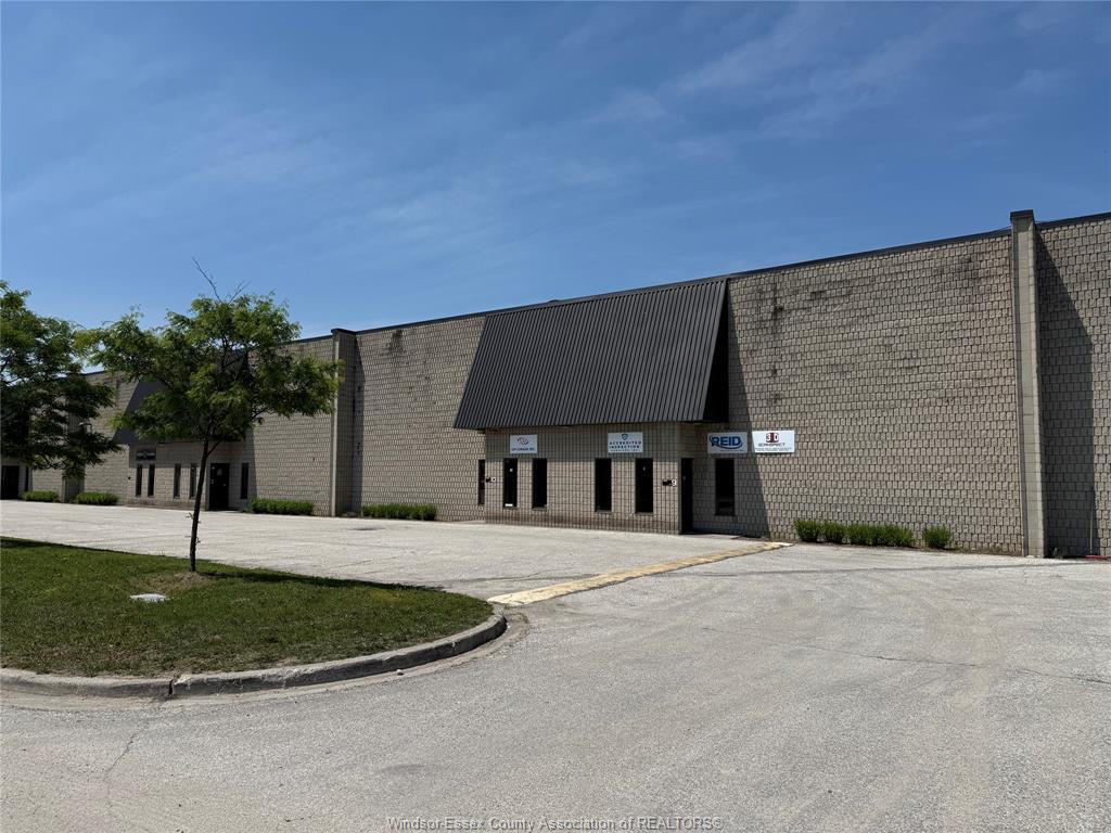 Commercial Sale in Tecumseh 4