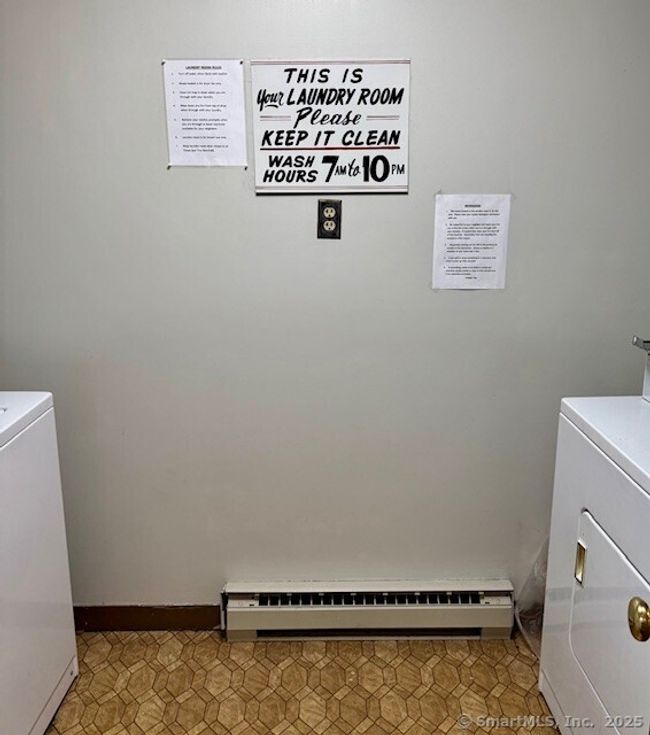 2 - 346 S Main St, Home with 2 bedrooms, 1 bathrooms and 1 parking in Middletown CT | Image 21