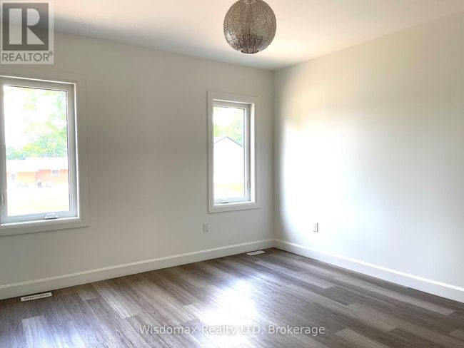 142 Chestnut St E, House other with 3 bedrooms, 2 bathrooms and 4 parking in Bothwell ON | Image 11