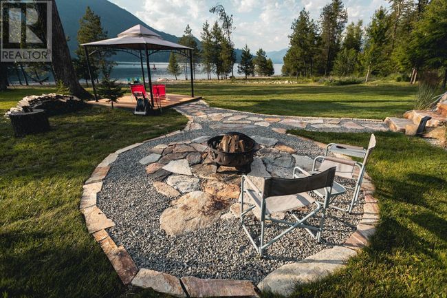 179 Kootenay Lake Rd, House other with 2 bedrooms, 2 bathrooms and 12 parking in Procter BC | Image 17