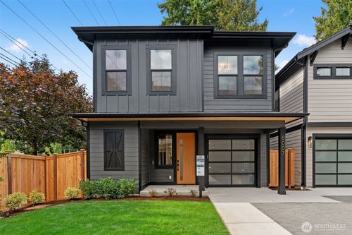 8007 131st Pl Ne, Kirkland, WA, 98033-8051 | Card Image