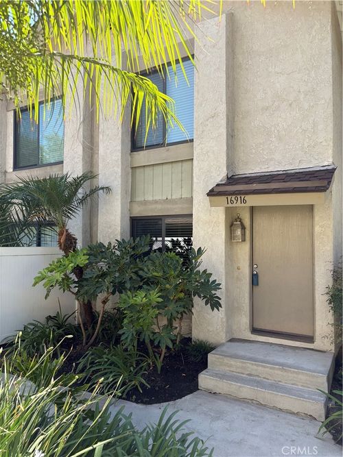 16-16916 Stoneglass, Tustin, CA, 92780 | Card Image
