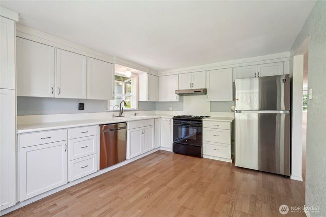 11112 E Riverside Dr, House other with 3 bedrooms, 3 bathrooms and 2 parking in Bothell WA | Image 16