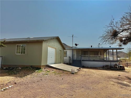 3315 W Gordon Ln, Golden Valley, AZ, 86413-9675 | Card Image