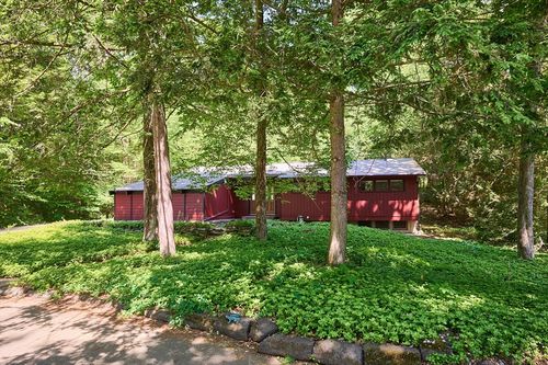 15 Red Fox Ln, Amherst, MA, 01002-2814 | Card Image