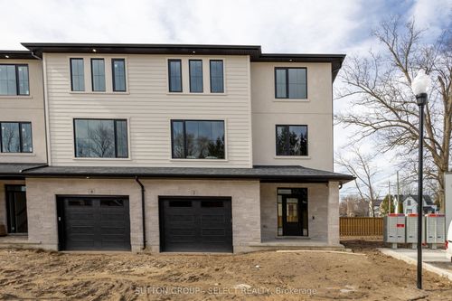 2-233 Upper Queen St, Thames Centre, ON, N0M2P0 | Card Image