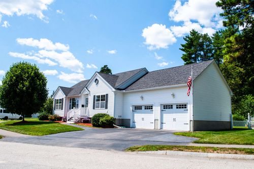 57 Baldwin St, Nashua, NH, 03064-2501 | Card Image