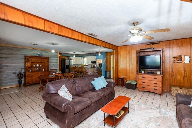 2610 Isbell Ln, House other with 4 bedrooms, 2 bathrooms and null parking in Silsbee TX | Image 7