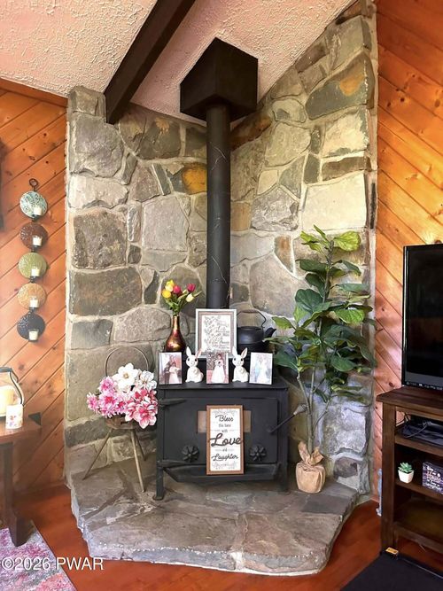 107 Fetlock Dr, Hawley, PA, 18428 | Card Image