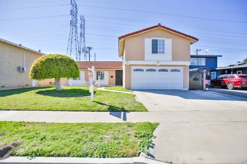 17475 Santa Lucia St, Fountain Valley, CA, 92708-3119 | Card Image