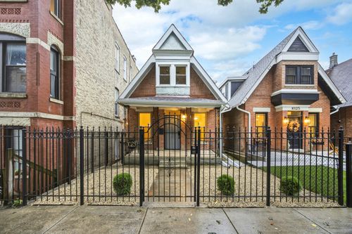 1023 S Claremont Ave, Chicago, IL, 60612-4225 | Card Image