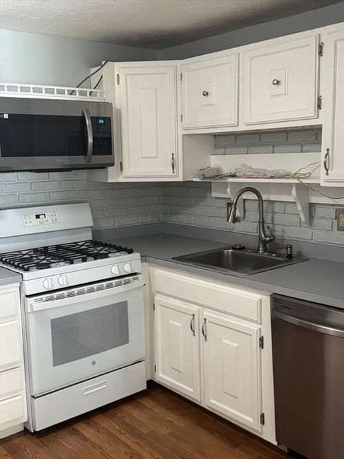 apt-2-7 Karen Cir, Billerica, MA, 01821-4724 | Card Image