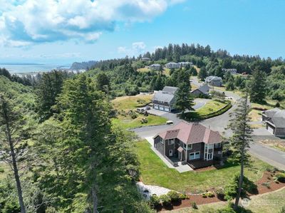 3015 Lighthouse Keepers Rd, House other with 5 bedrooms, 2 bathrooms and 3 parking in Ilwaco WA | Image 1