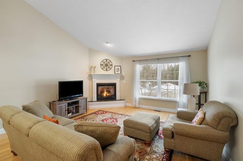 28 Linden Dr, East Hampstead, NH, 03826-4400 | Card Image