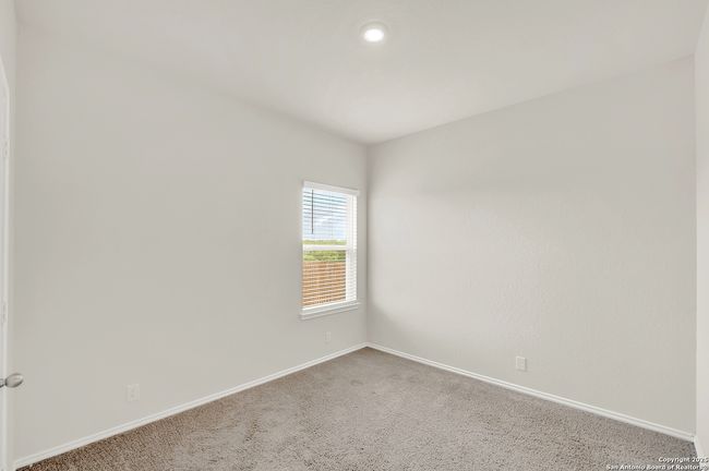 201 Legendary Trail Loop, House other with 5 bedrooms, 3 bathrooms and null parking in Floresville TX | Image 21