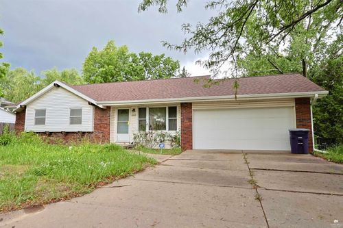3000 Arbor Dr, Manhattan, KS, 66503-3105 | Card Image