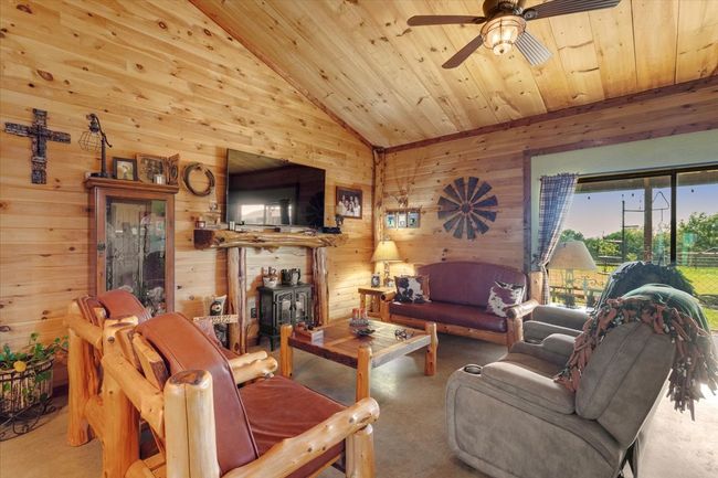1111 Kyker Ln, House other with 3 bedrooms, 2 bathrooms and null parking in Pottsboro TX | Image 11