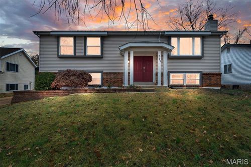 225 Vistaoak Ct, Ballwin, MO, 63021-6528 | Card Image