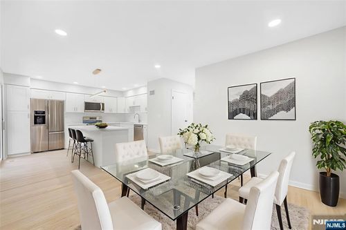 29 Park View Pl, Fair Lawn, NJ, 07410-4353 | Card Image