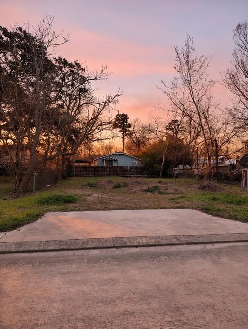 125 Bay Shore Dr, La Porte, TX, 77571 | Card Image