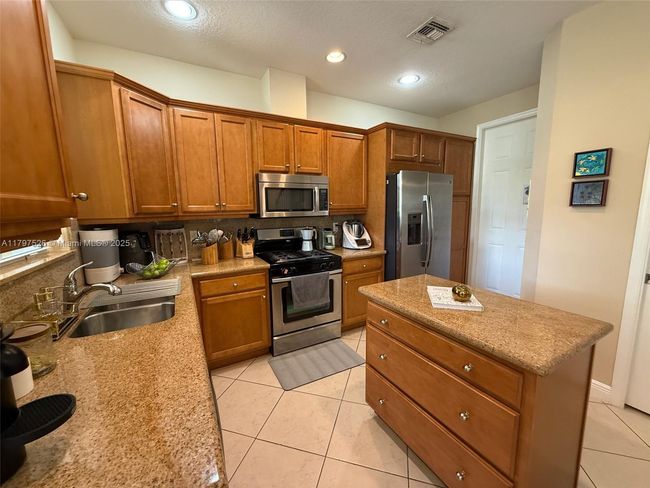 3390 - 3390 Nw 124 Th Ter, House other with 4 bedrooms, 4 bathrooms and null parking in Sunrise FL | Image 10