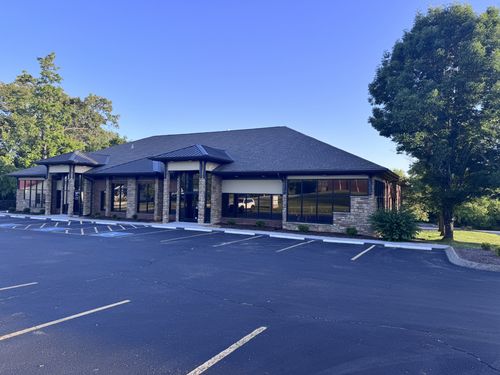 500 E College St, Dickson, TN, 37055-2016 | Card Image