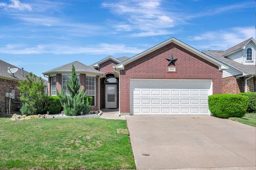 3921 Old Richwood Ln, Fort Worth, TX, 76244-5787 | Card Image