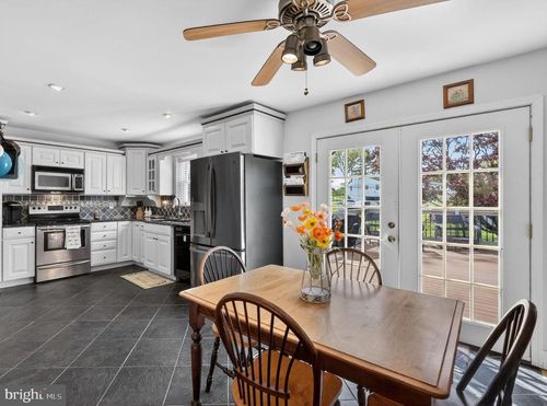 576 Churchville Ln, SOUTHAMPTON, PA, 18966-1808 | Card Image