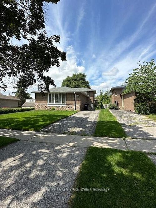 36 Manorglen Cres, Scarborough, ON, M1S1W4 | Card Image