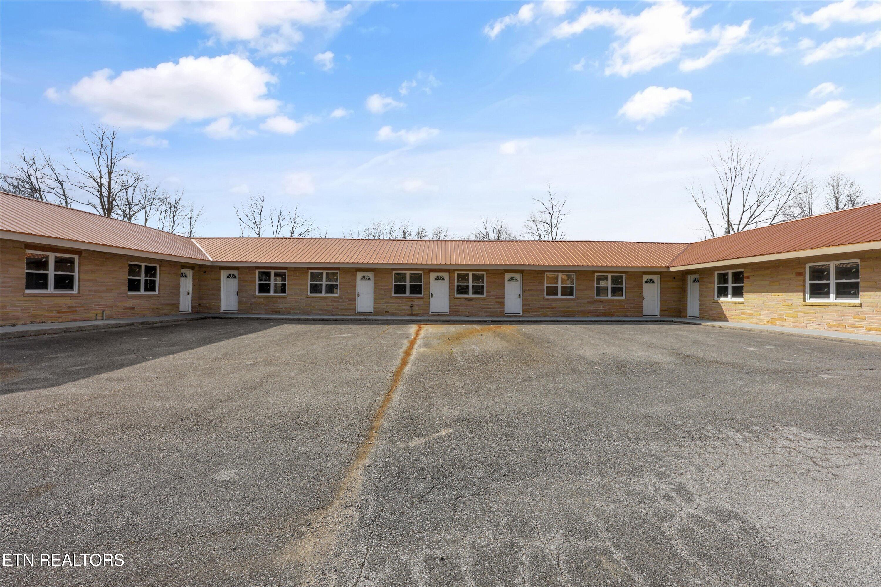 8203 Morgan Co Hwy, Sunbright, TN 37872