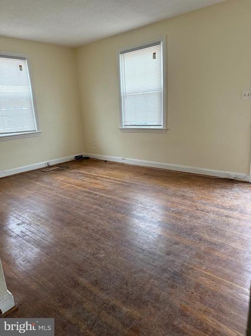 1010 Crawford Dr, ROCKVILLE, MD, 20851-1605 | Card Image