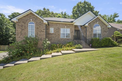 4092 Summit Dr, Greenbrier, TN, 37073-5724 | Card Image