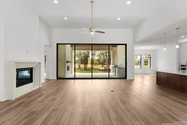 8166 Blue Oak, House other with 4 bedrooms, 5 bathrooms and null parking in Garden Ridge TX | Image 8