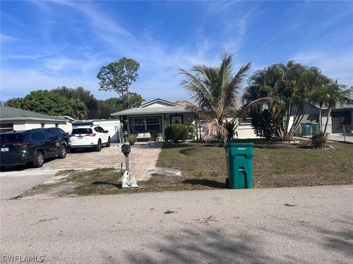 675 Pine Cone Lane, Naples, FL, 34104 | Card Image