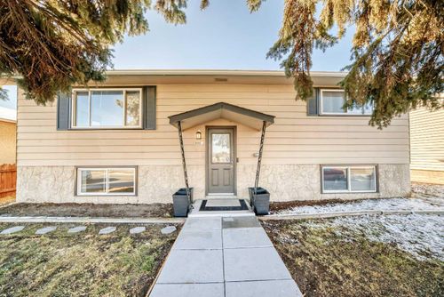 5903 4 Ave Ne, Calgary, AB, T2A3Y1 | Card Image