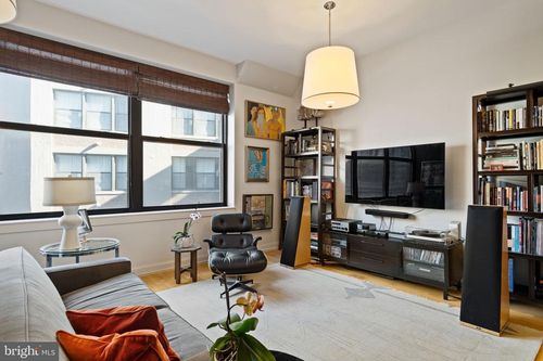 unit-415c-1100 S Broad St, PHILADELPHIA, PA, 19146-5050 | Card Image