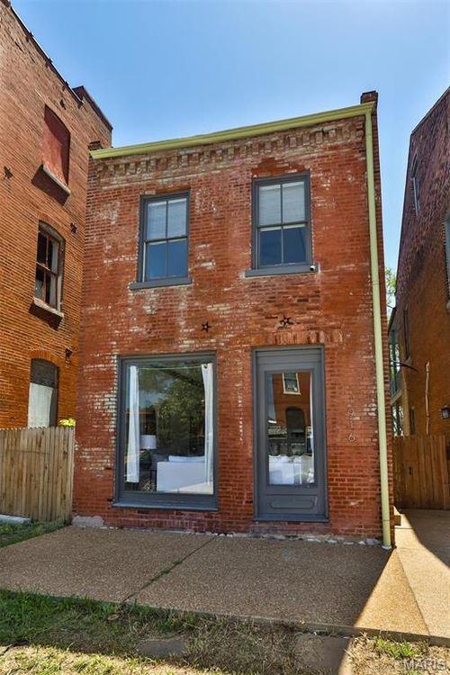 1916 S 12th St, Saint Louis, MO, 63104-3951 | Card Image