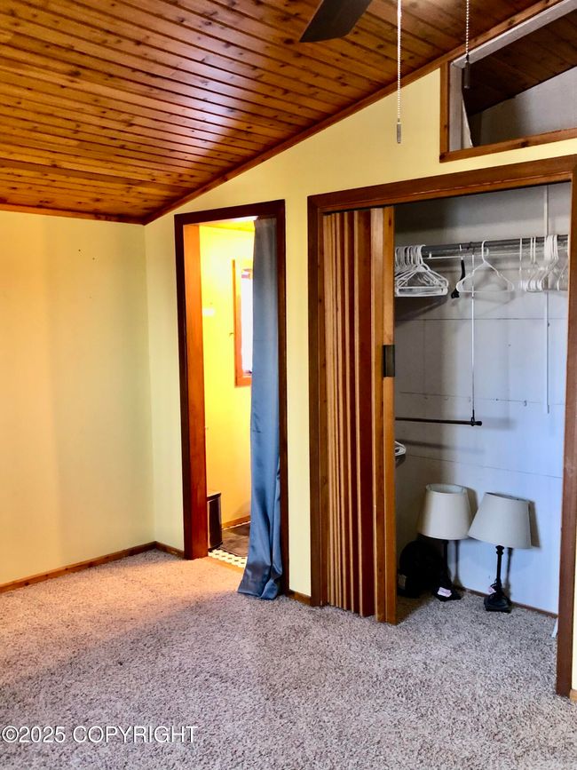 Upstairs bedroom:bathroom | Image 15